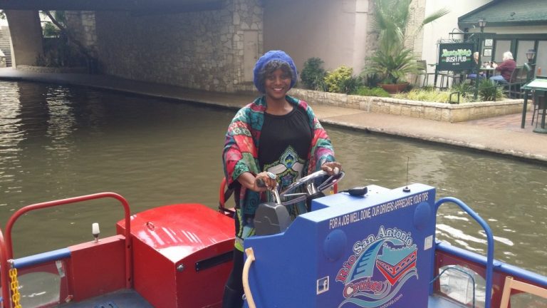 Things To Do In San Antonio – River Cruise