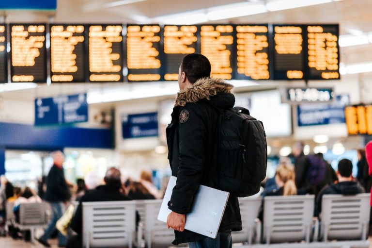 Travel Anxiety:5 Ways To Not Go Crazy If Stuck At An Airport
